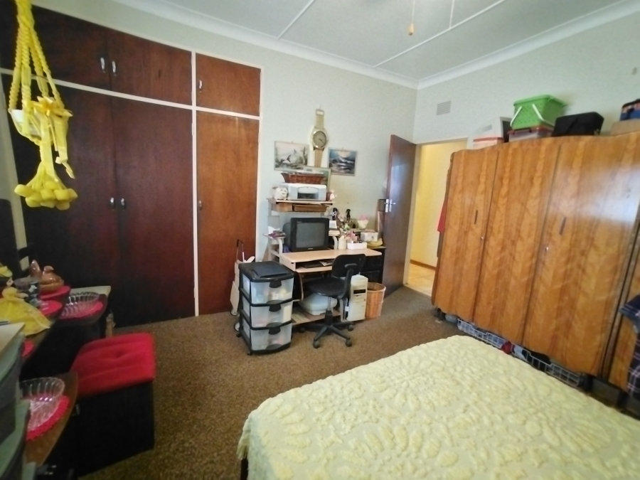 4 Bedroom Property for Sale in Warrenton Northern Cape